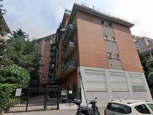 appartamento in vendita a Milano in zona Barona