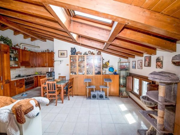 appartamento in vendita a Milano in zona Baggio