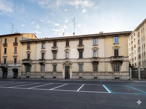 appartamento in vendita a Milano in zona Baggio