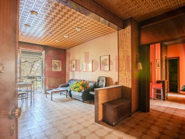 appartamento in vendita a Milano in zona Morivione