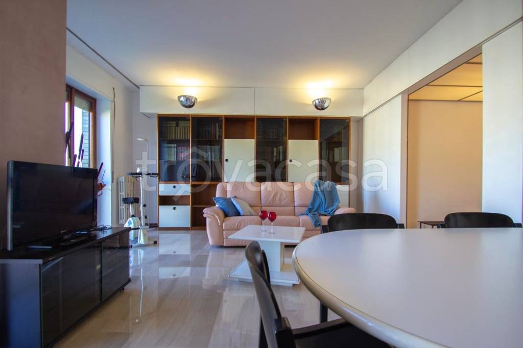 appartamento in vendita a Milano in zona Famagosta