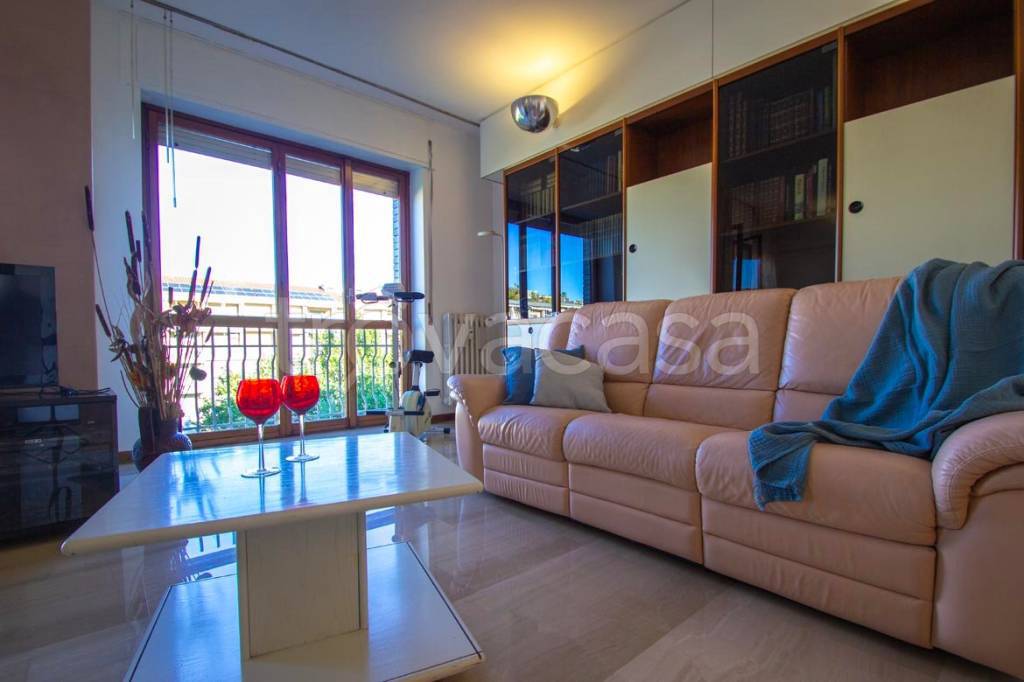 appartamento in vendita a Milano in zona Famagosta