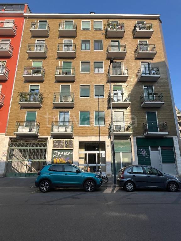 appartamento in vendita a Milano in zona Cascina dei Pomi