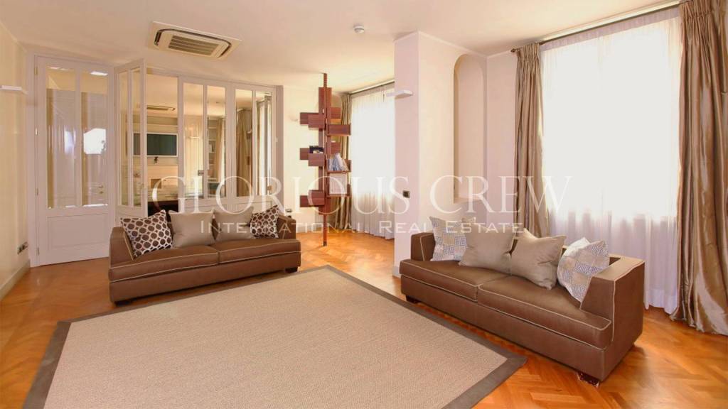 ufficio in vendita a Milano in zona Porta Nuova