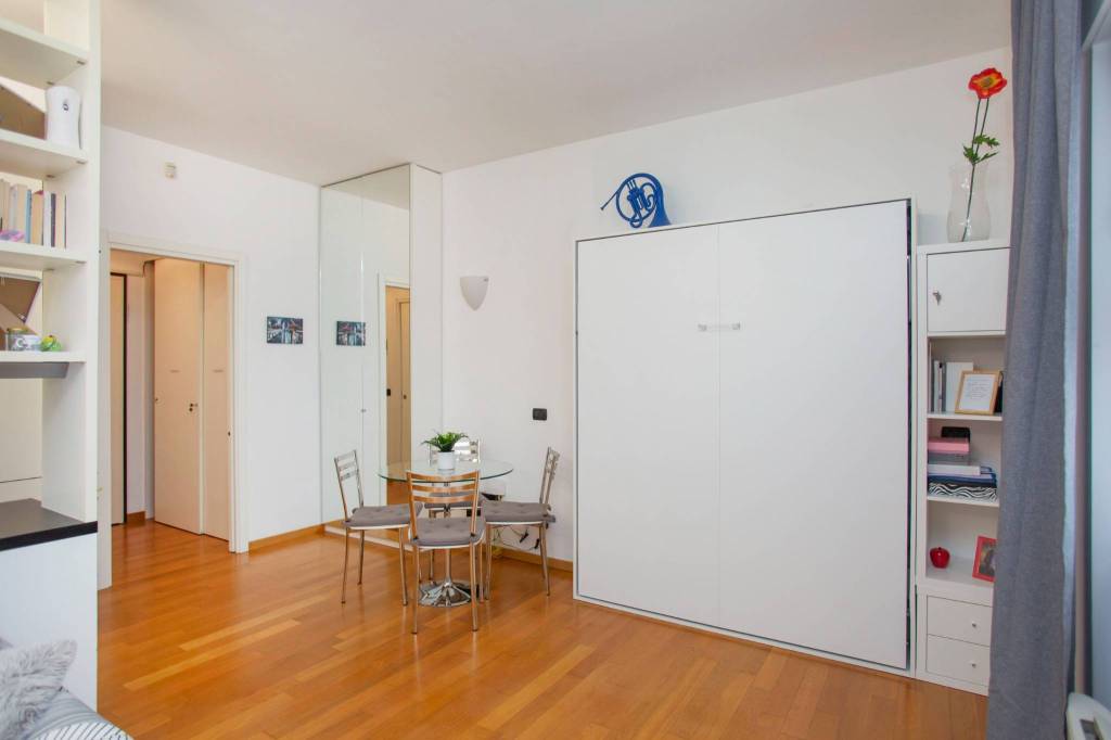 appartamento in vendita a Milano in zona Centro Direzionale