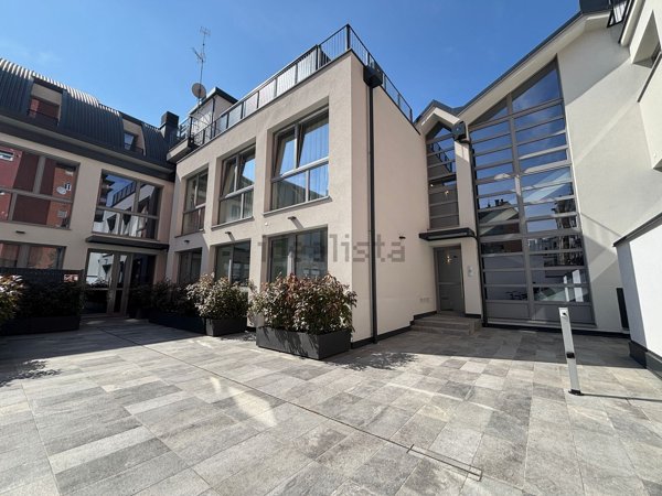 ufficio in vendita a Milano in zona San Cristoforo