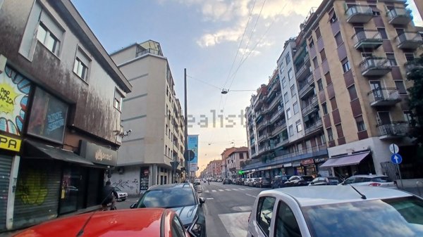 negozio in vendita a Milano in zona Crescenzago
