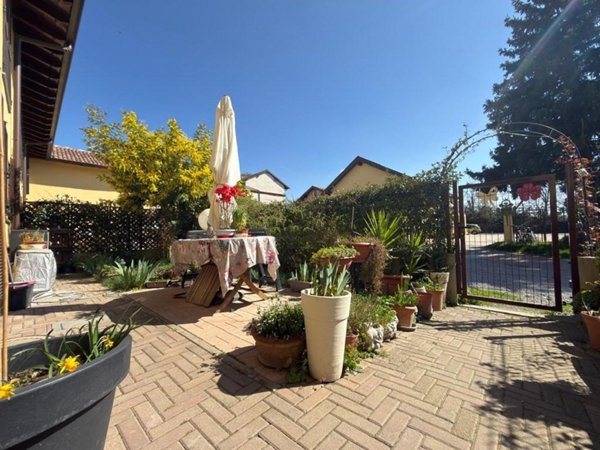 appartamento in vendita a Milano in zona Muggiano