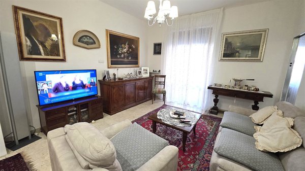 appartamento in vendita a Milano in zona Lorenteggio