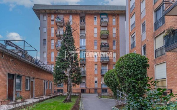 appartamento in vendita a Milano in zona Affori