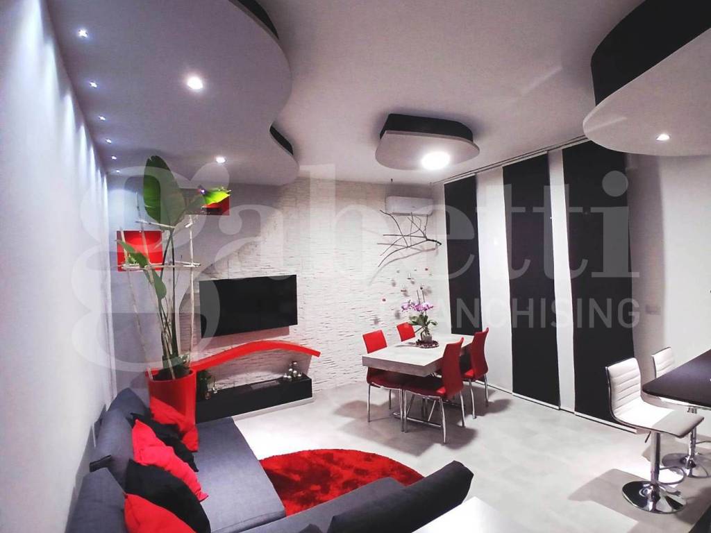 appartamento in vendita a Milano in zona Lorenteggio