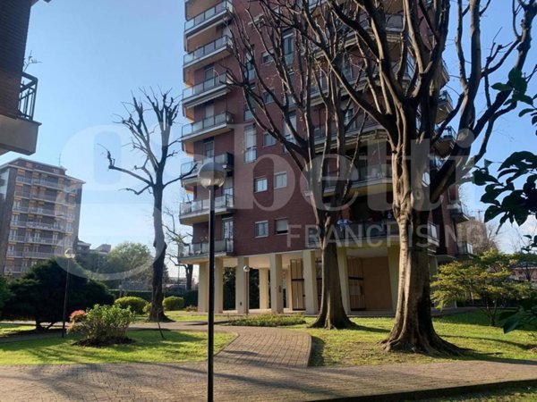 appartamento in vendita a Milano in zona Restocco Maroni