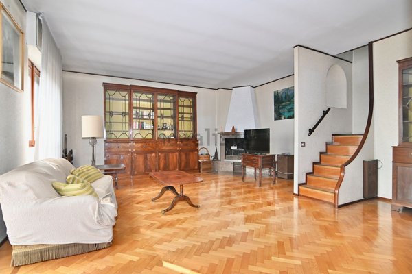 appartamento in vendita a Milano in zona Gorla