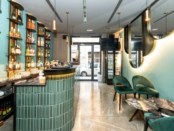 locale commerciale in vendita a Milano in zona Porta Venezia