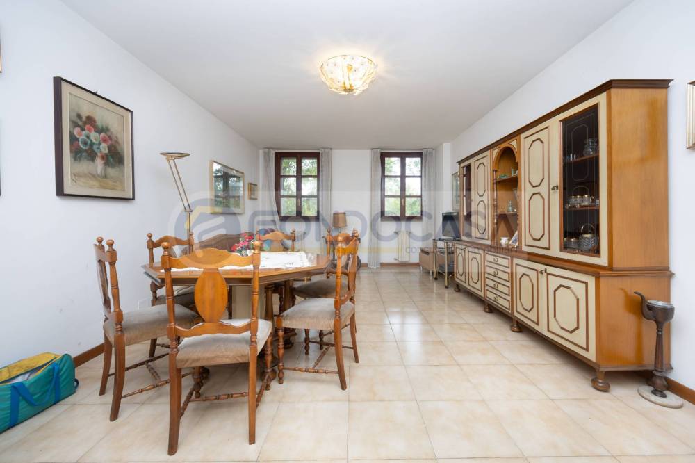 appartamento in vendita a Milano in zona Adriano