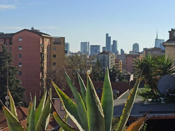 appartamento in vendita a Milano in zona Segnano