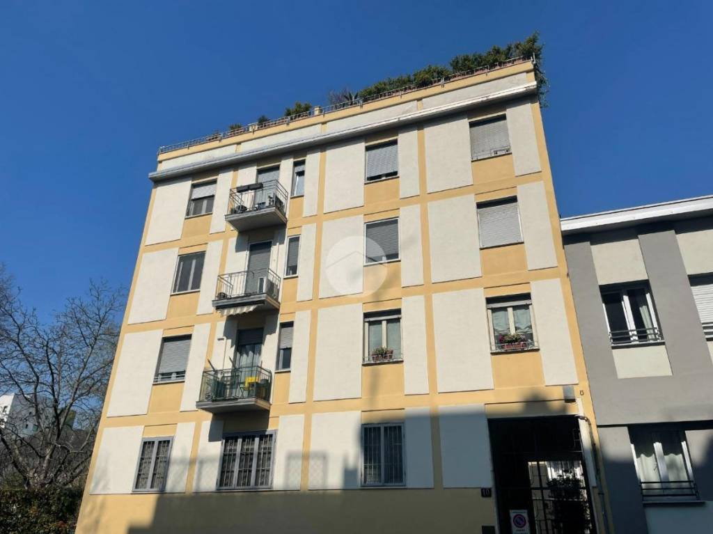 appartamento in vendita a Milano in zona Lorenteggio