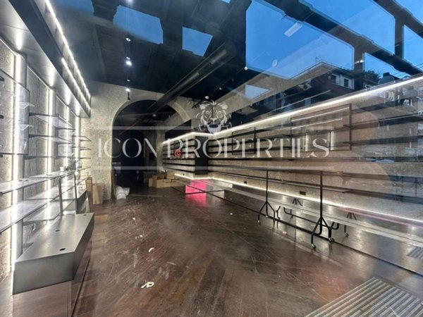 negozio in vendita a Milano in zona Porta Ticinese