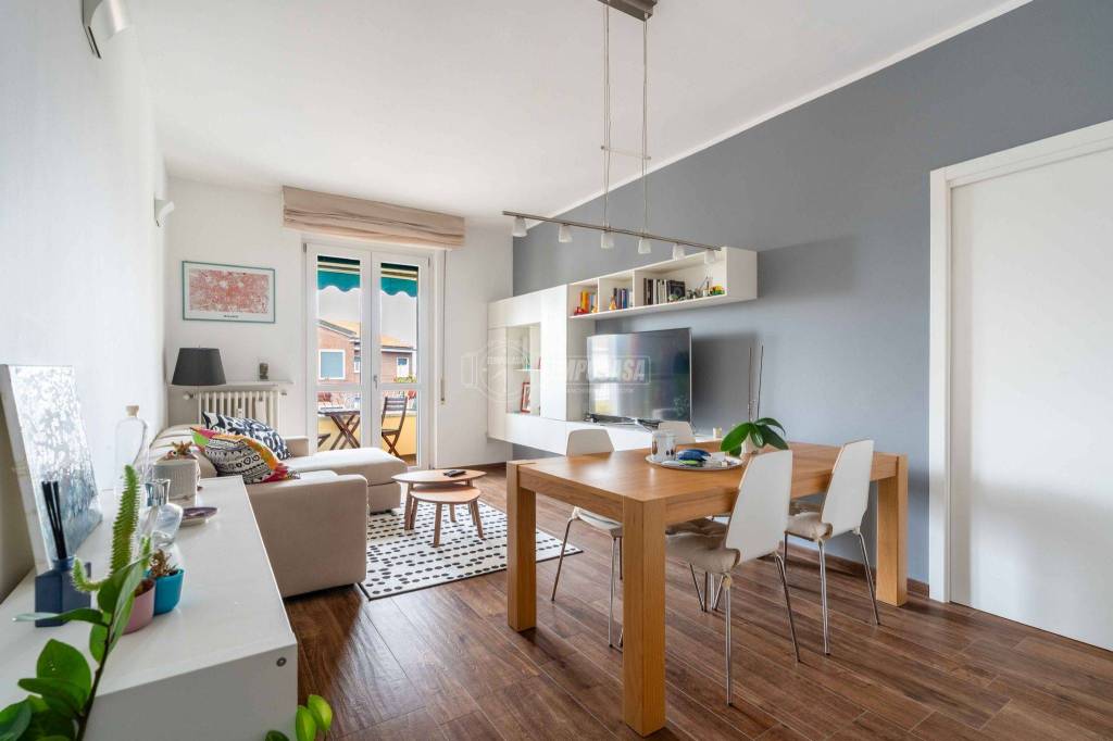 appartamento in vendita a Milano in zona Chiesa Rossa