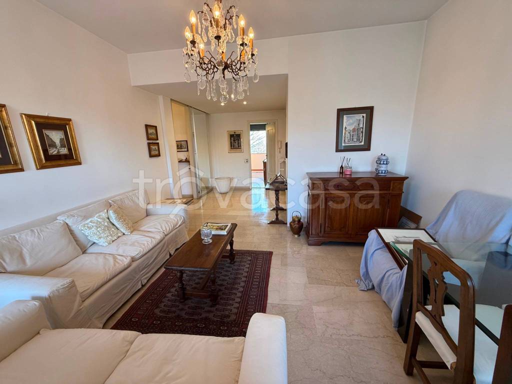 appartamento in vendita a Milano in zona Vigentino