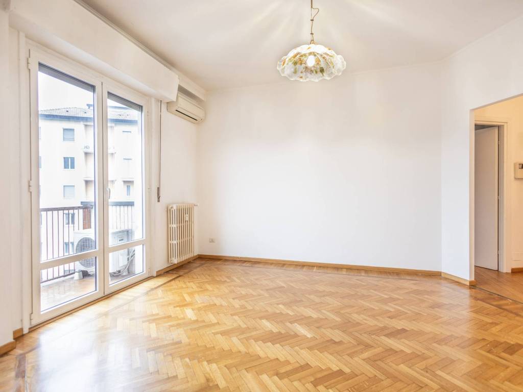 appartamento in vendita a Milano in zona Città Studi