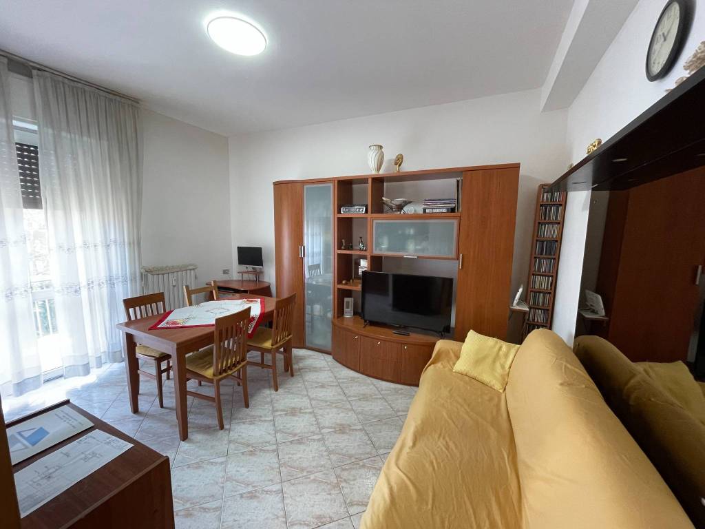 appartamento in vendita a Milano in zona Quinto Romano