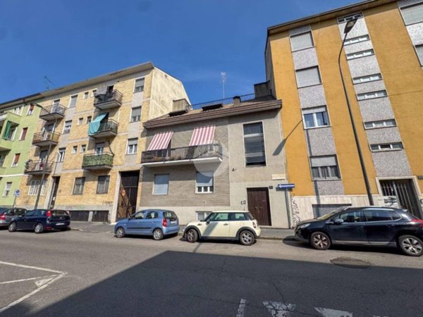 appartamento in vendita a Milano in zona Baggio