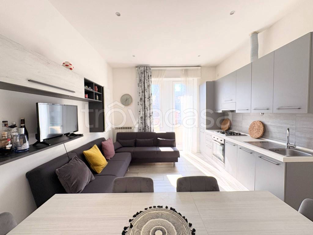 appartamento in vendita a Milano in zona Isola