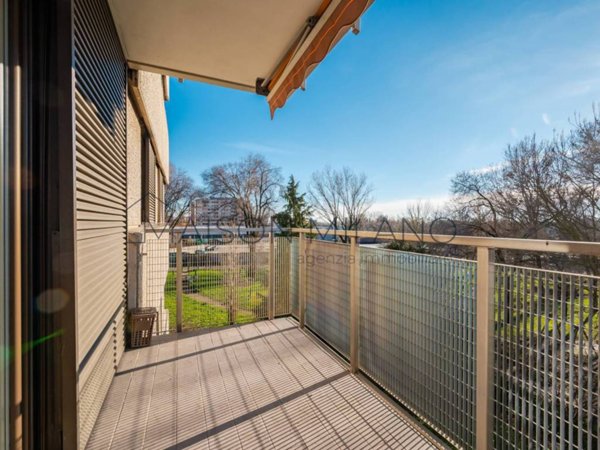 appartamento in vendita a Milano in zona Vigentino