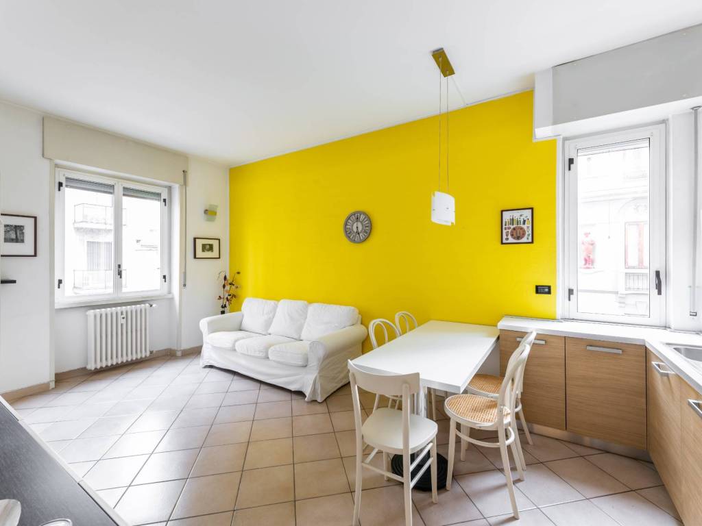 appartamento in vendita a Milano in zona Lorenteggio