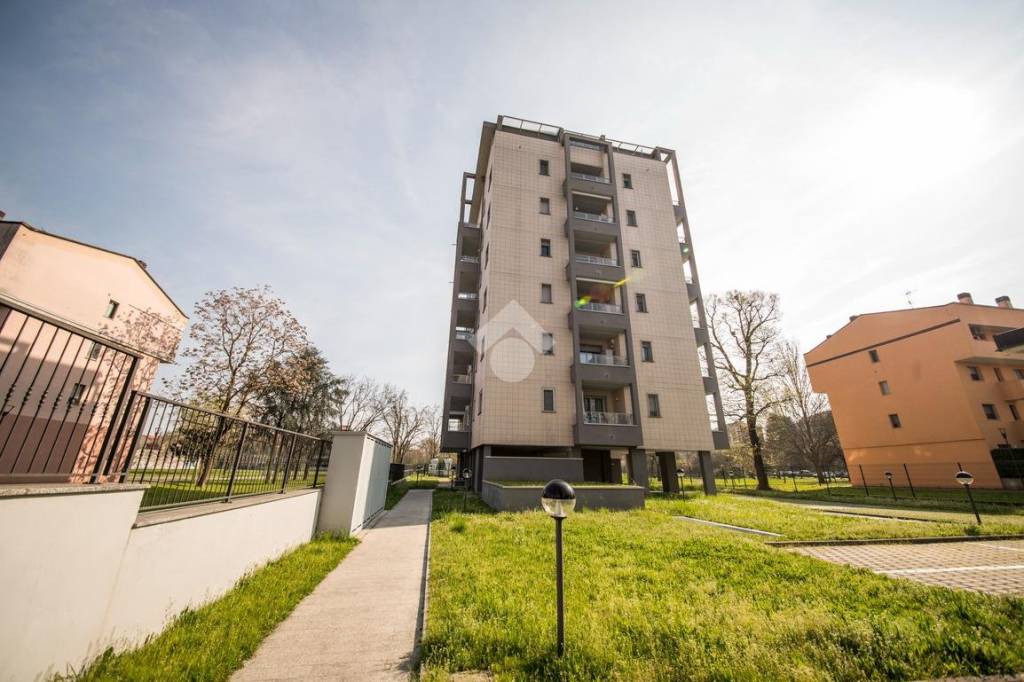 appartamento in vendita a Milano in zona Baggio