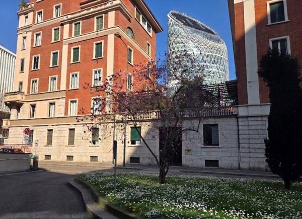 appartamento in vendita a Milano in zona Porta Garibaldi