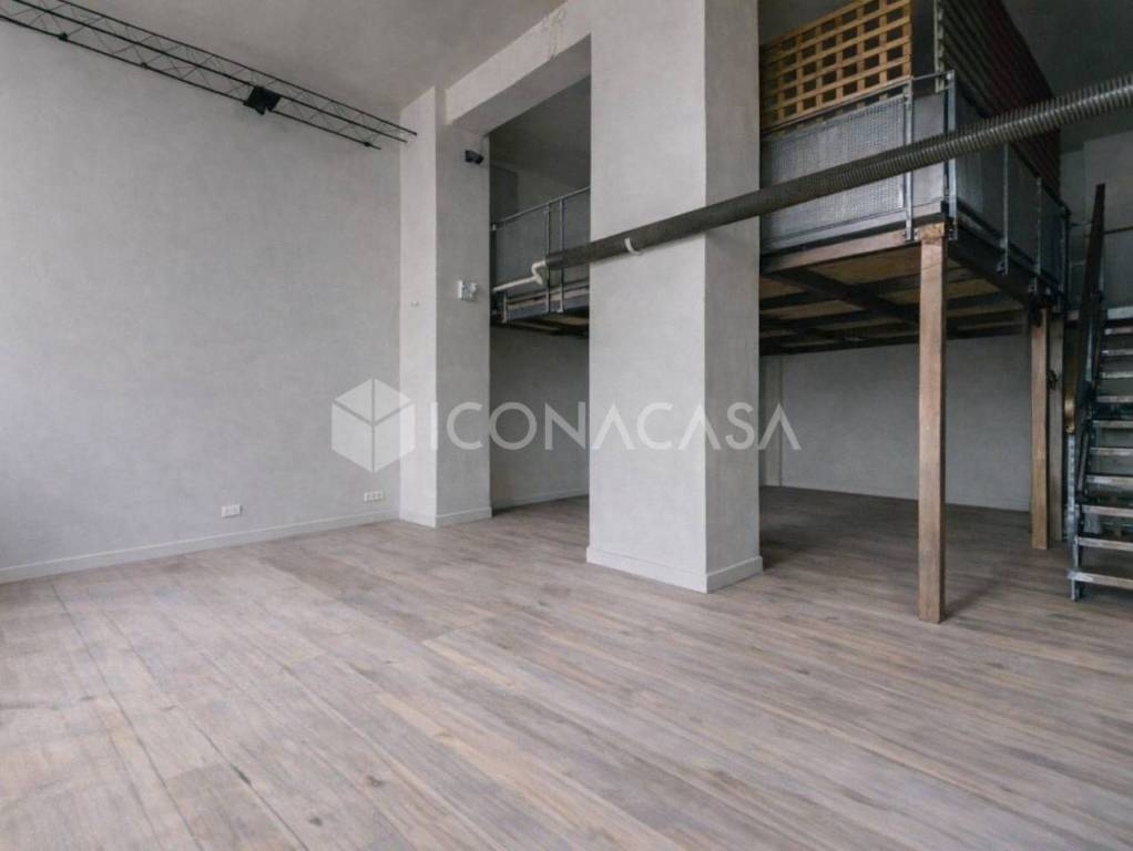 appartamento in vendita a Milano in zona Ghisolfa