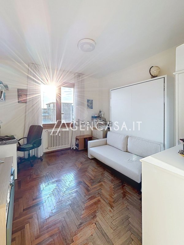 appartamento in vendita a Milano in zona Solari