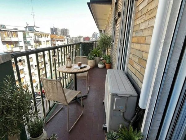 appartamento in vendita a Milano in zona Piazzale Lodi