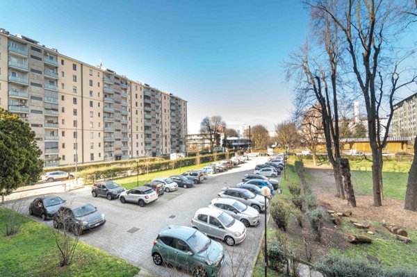 appartamento in vendita a Milano in zona Gallaratese