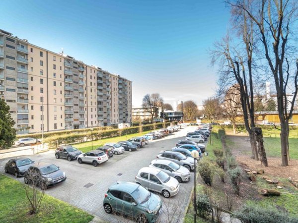 appartamento in vendita a Milano in zona Gallaratese