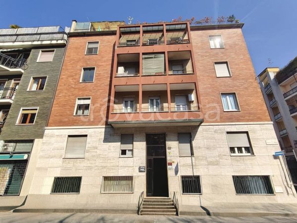 appartamento in vendita a Milano in zona Bocconi