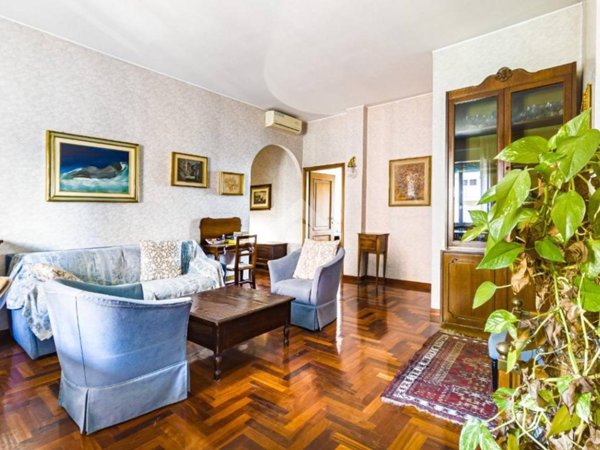 appartamento in vendita a Milano in zona Piazzale Lodi
