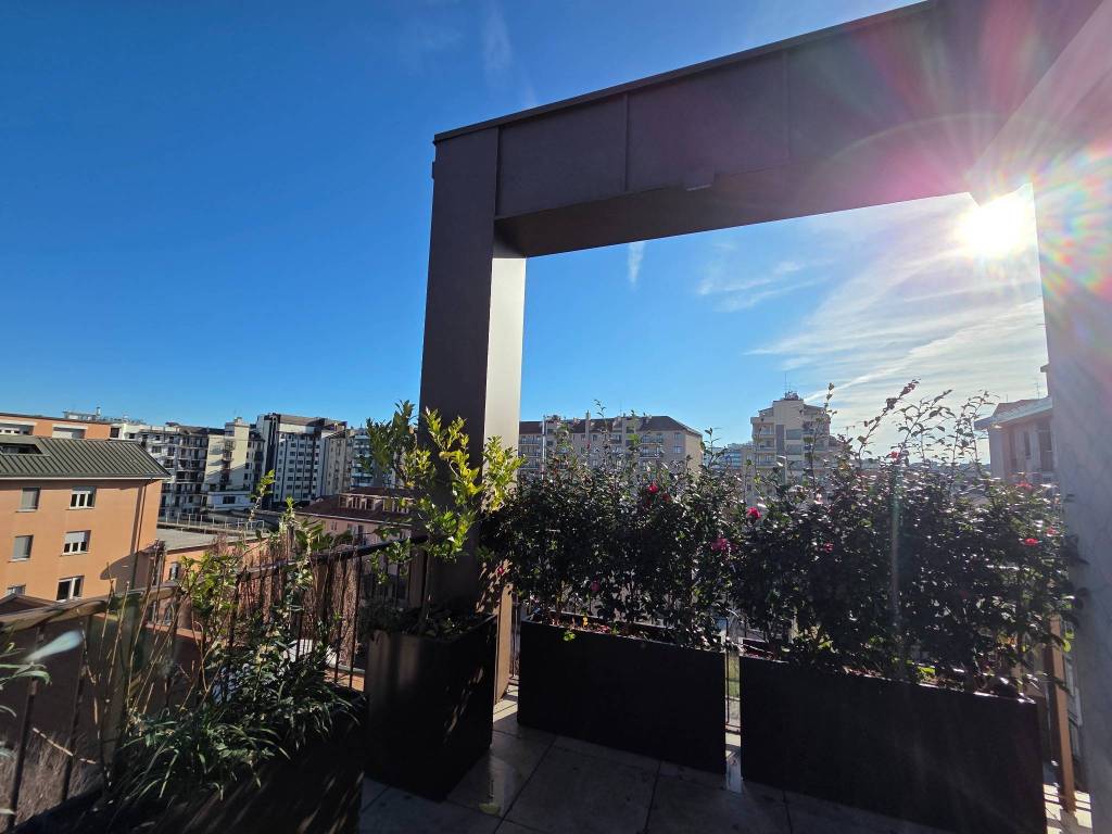 appartamento in vendita a Milano in zona Isola