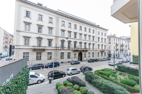 appartamento in vendita a Milano in zona Guastalla