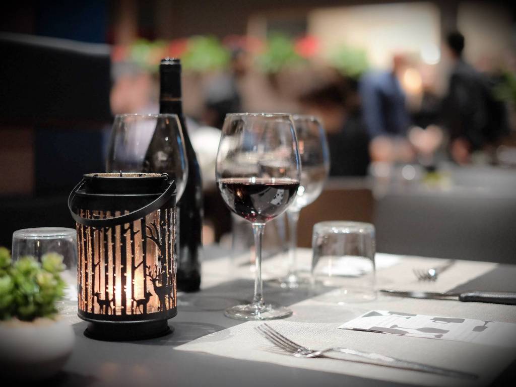 negozio in vendita a Milano in zona Famagosta