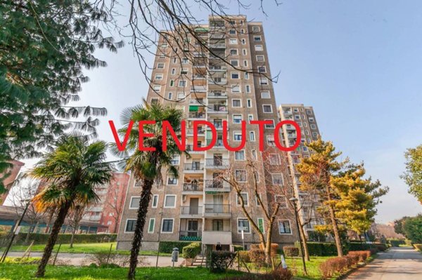appartamento in vendita a Milano in zona Gallaratese