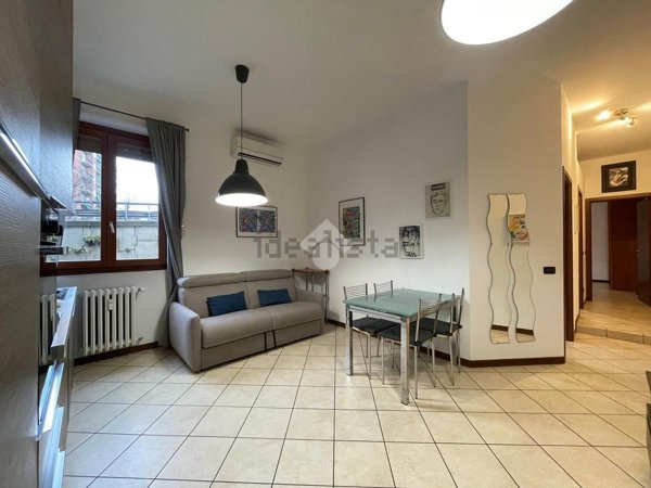 appartamento in vendita a Milano in zona Famagosta