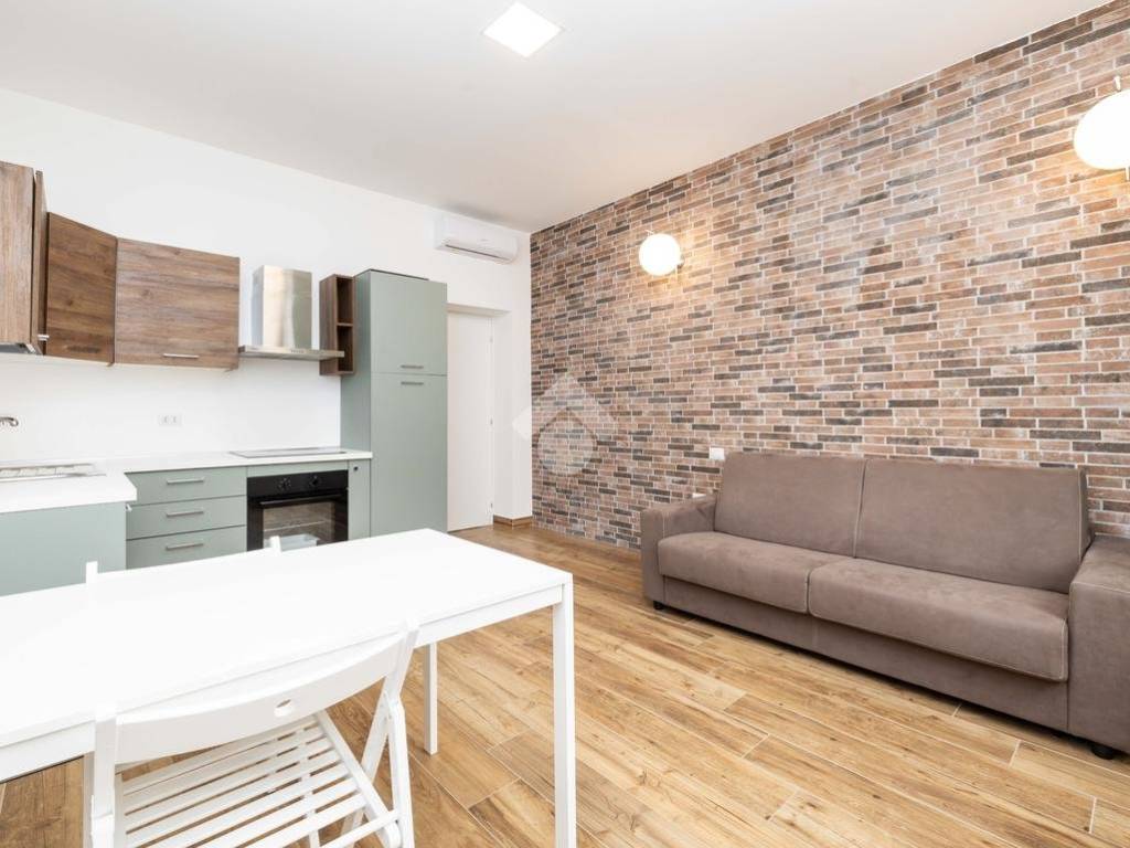 appartamento in vendita a Milano in zona Lorenteggio