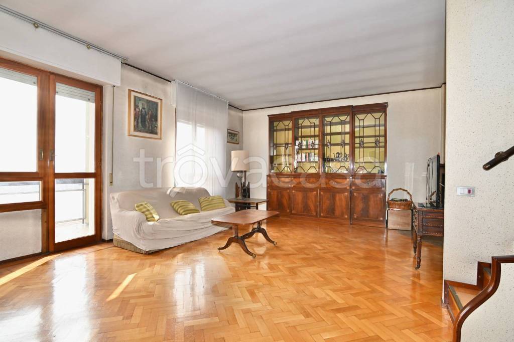 appartamento in vendita a Milano in zona Gorla