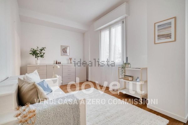 appartamento in vendita a Milano in zona Lorenteggio