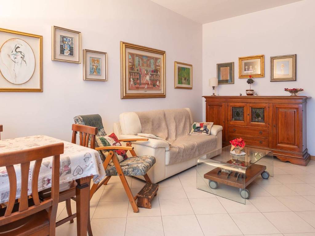 appartamento in vendita a Milano in zona Vigentino