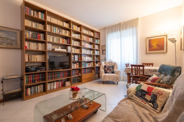 appartamento in vendita a Milano in zona Vigentino