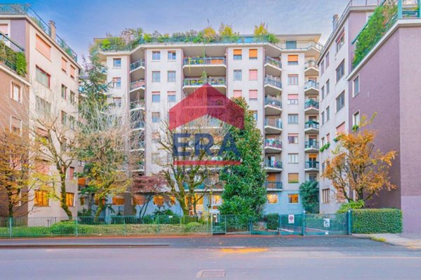 ufficio in vendita a Milano in zona Porta Romana